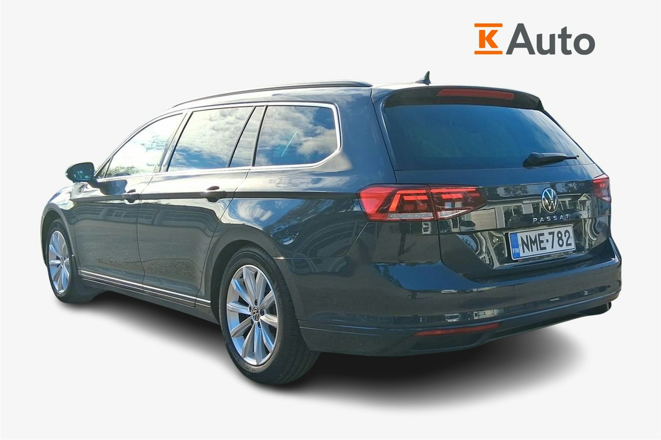 harmaa Volkswagen Passat 2021 kuva 2.