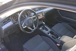 harmaa Volkswagen Passat 2021 kuva 7.
