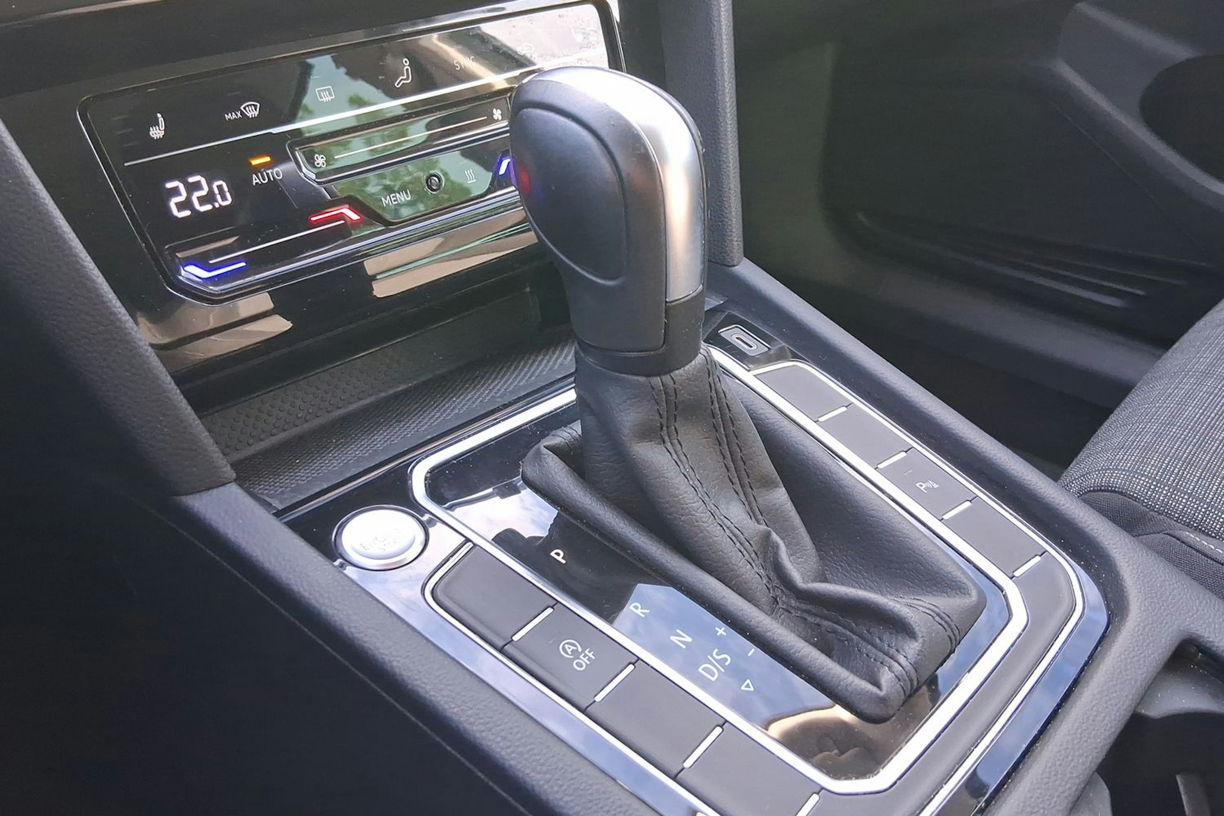 harmaa Volkswagen Passat 2021 kuva 17.