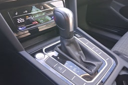 harmaa Volkswagen Passat 2021 kuva 17.