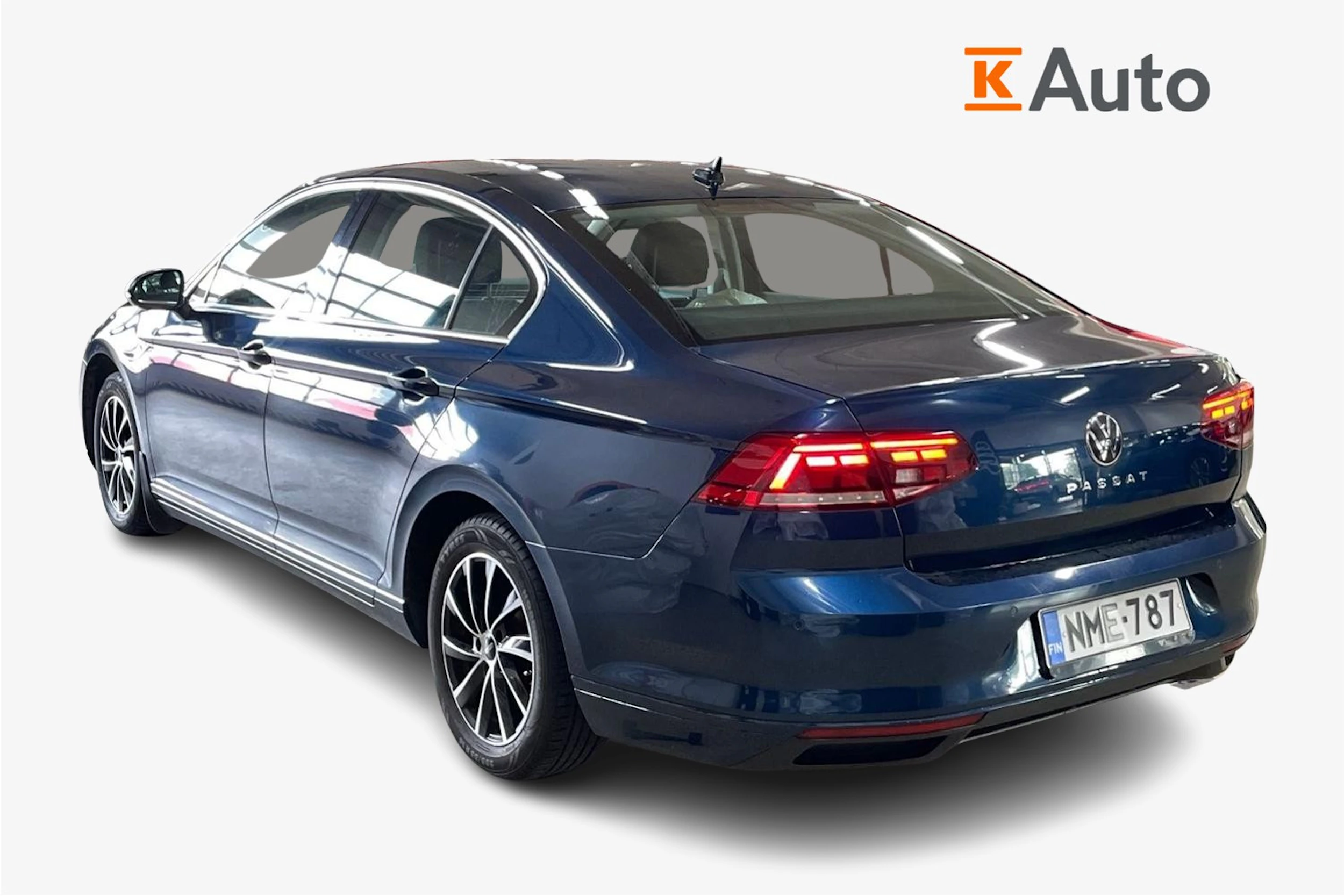sininen Volkswagen Passat 2021 kuva 2.