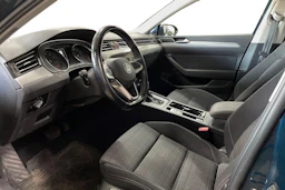 sininen Volkswagen Passat 2021 kuva 3.