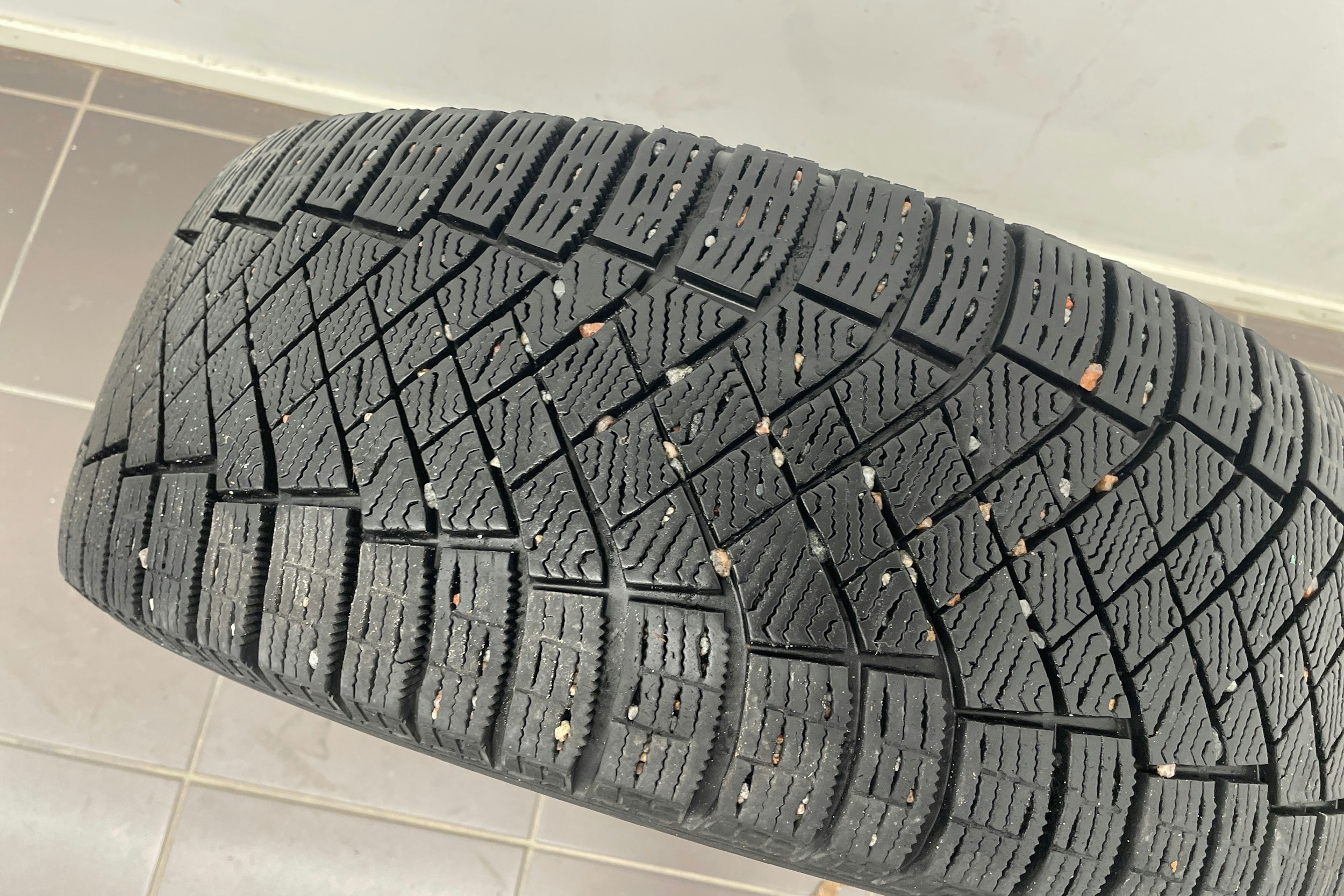 valkoinen Volkswagen Passat 2021 kuva 14.