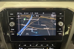 valkoinen Volkswagen Passat 2021 kuva 17.