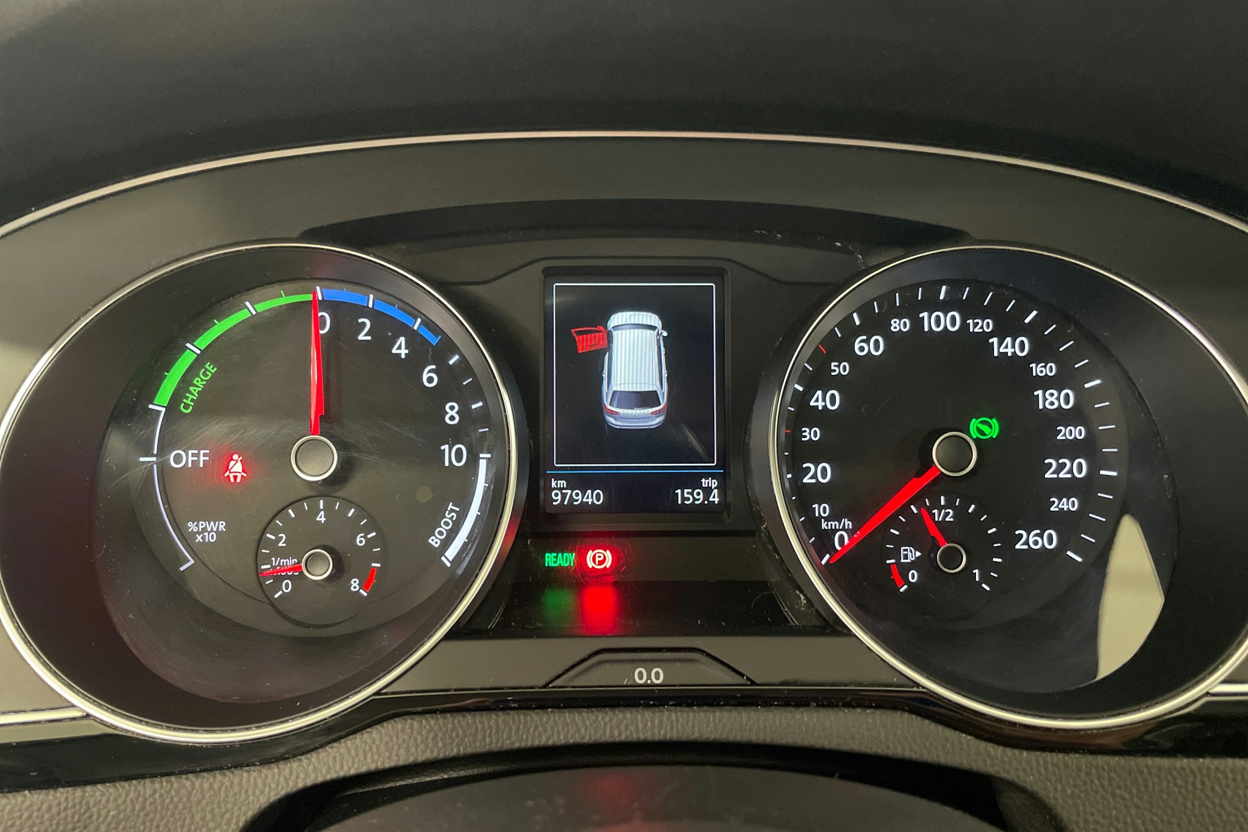 valkoinen Volkswagen Passat 2021 kuva 21.