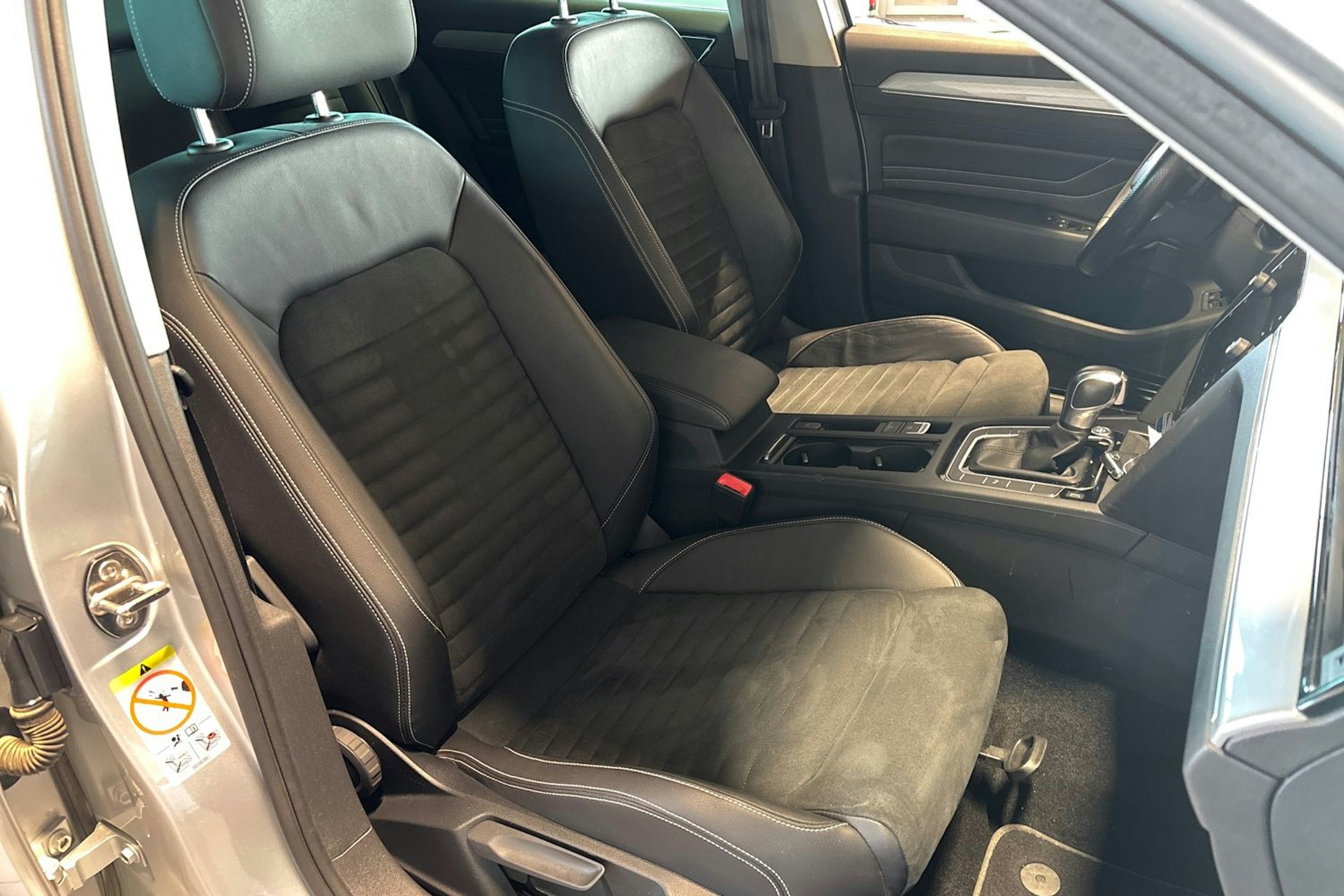 Hopea Volkswagen PASSAT 2021 kuva 15.
