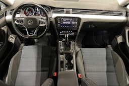 harmaa Volkswagen Passat 2021 kuva 9.