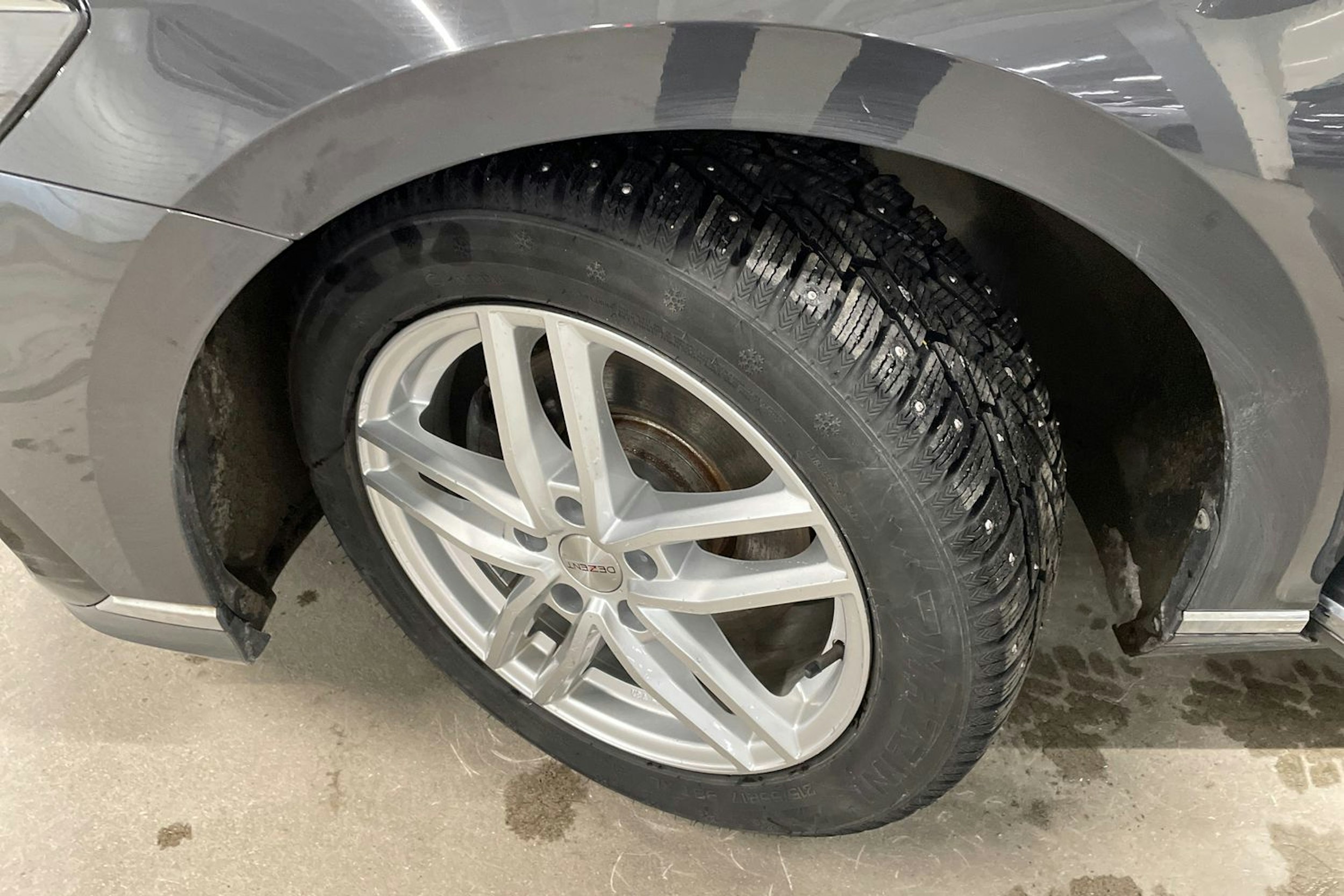 harmaa Volkswagen Passat 2021 kuva 13.