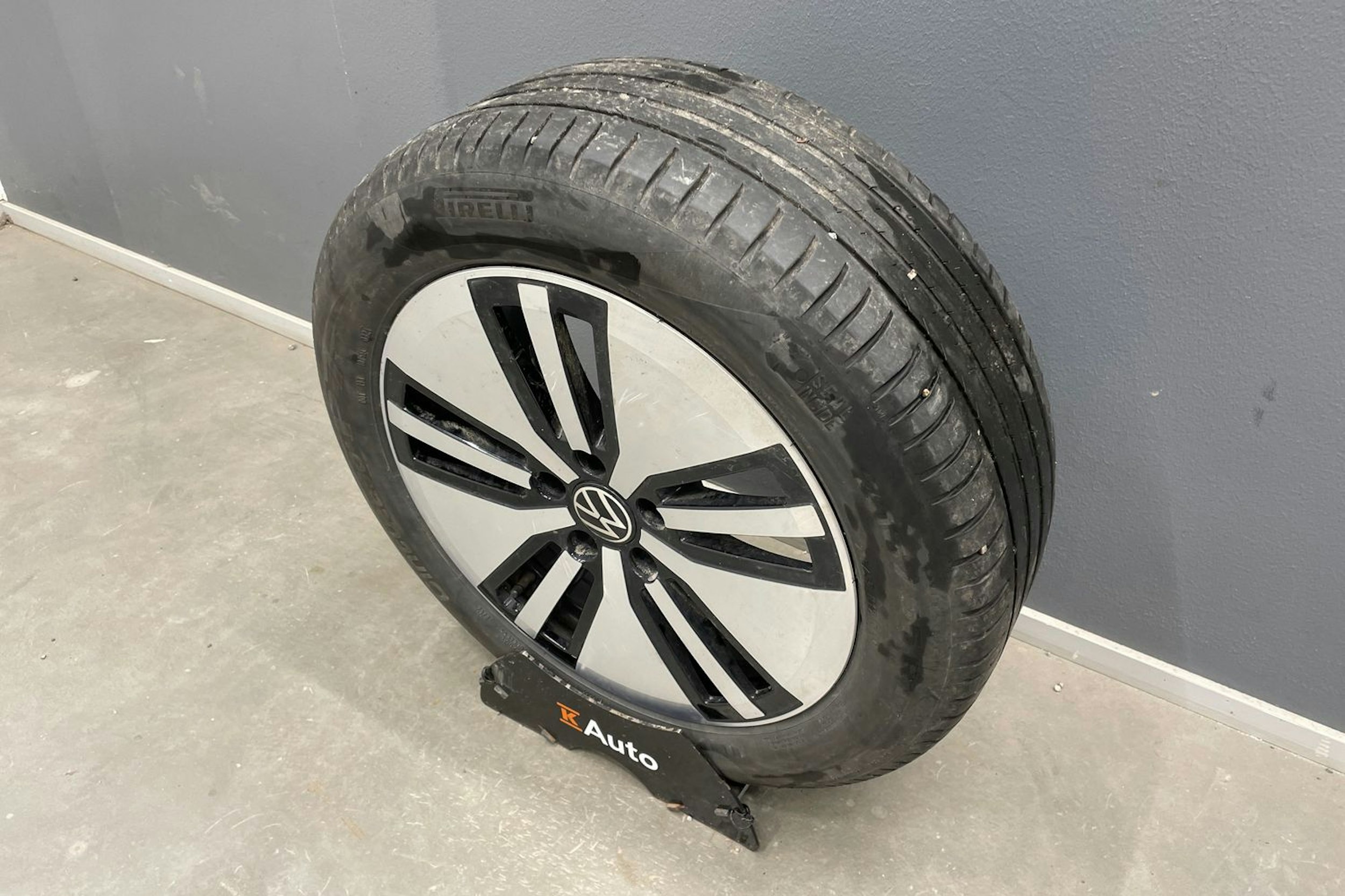 harmaa Volkswagen Passat 2021 kuva 14.