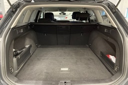 harmaa Volkswagen Passat 2021 kuva 15.