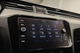 harmaa Volkswagen Passat 2021 kuva 17.