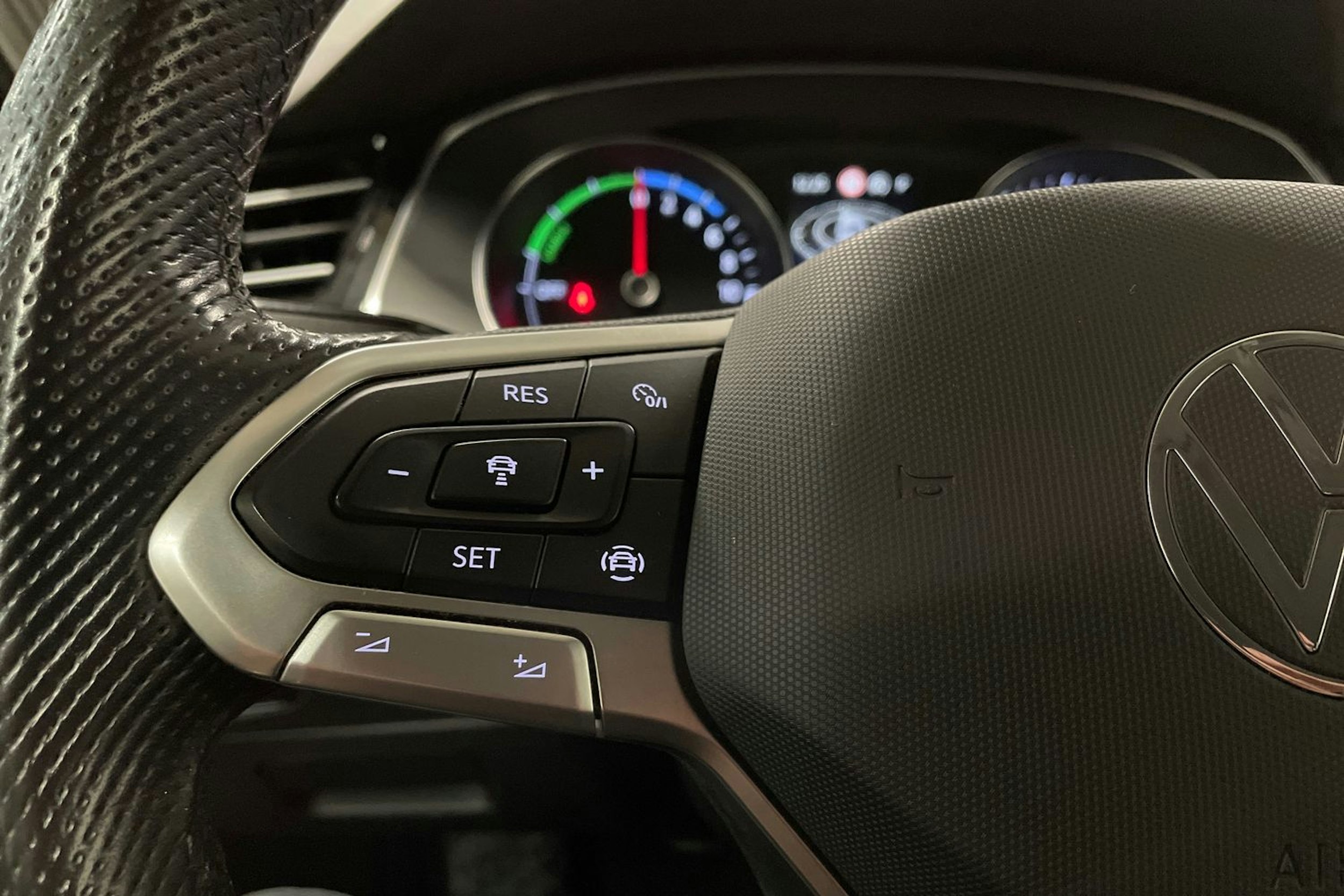 harmaa Volkswagen Passat 2021 kuva 23.