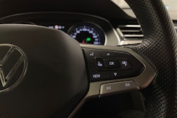 harmaa Volkswagen Passat 2021 kuva 24.