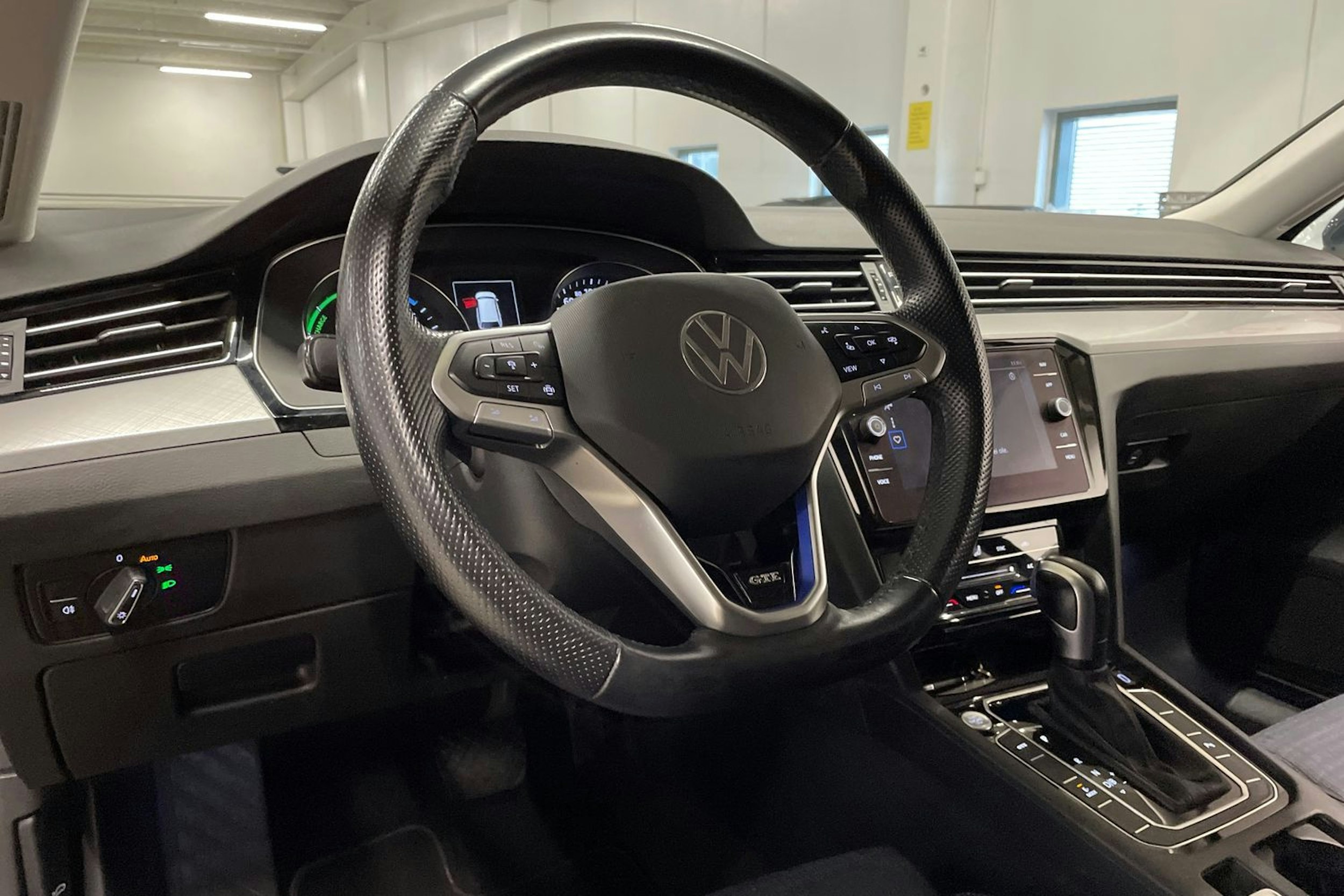 harmaa Volkswagen Passat 2021 kuva 27.