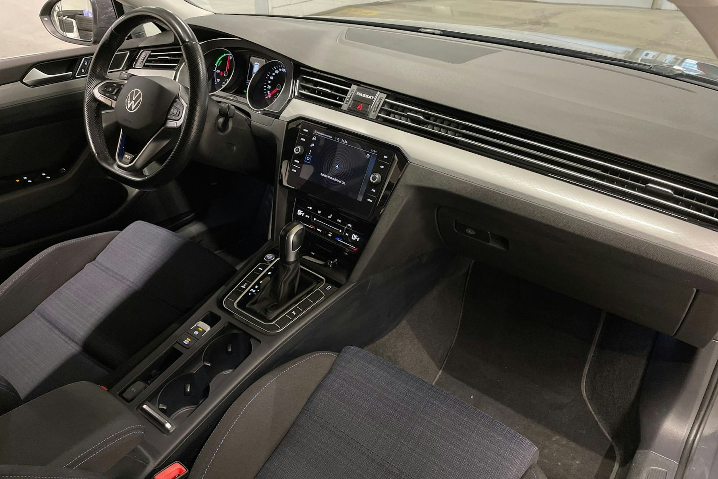 harmaa Volkswagen Passat 2021 kuva 29.