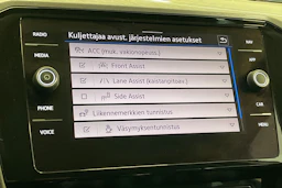 valkoinen Volkswagen Passat 2021 kuva 15.