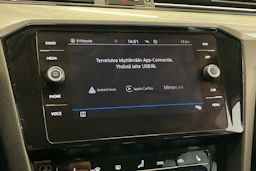 valkoinen Volkswagen Passat 2021 kuva 17.