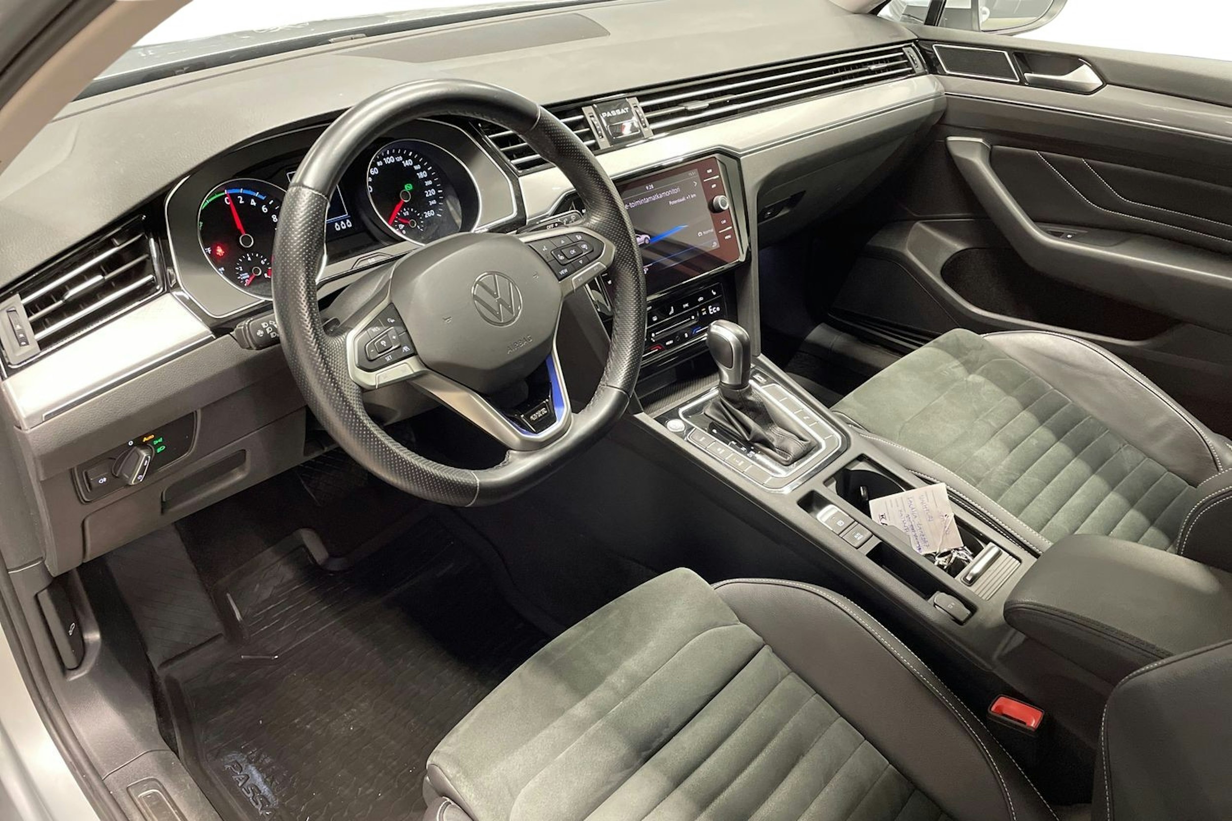 hopea Volkswagen Passat 2021 kuva 7.
