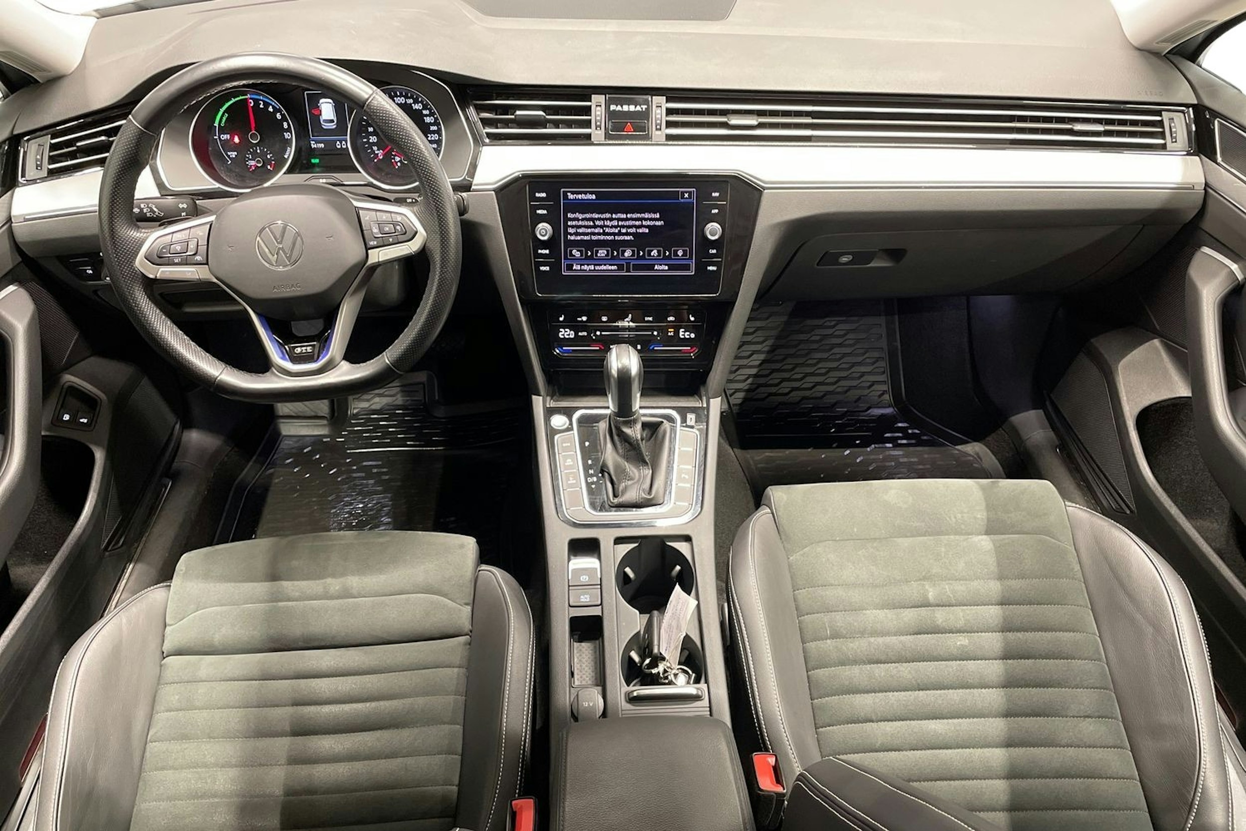 hopea Volkswagen Passat 2021 kuva 9.