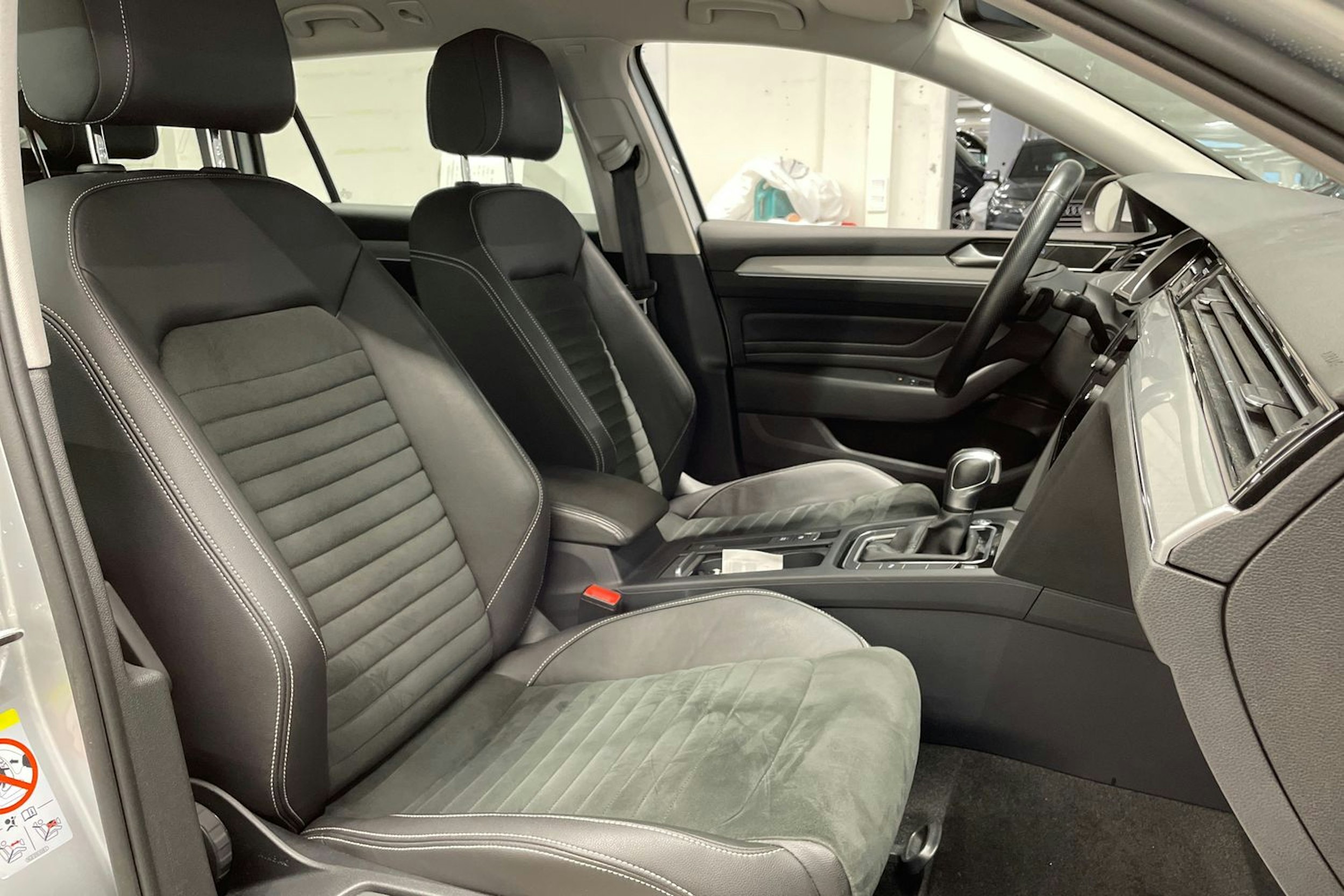 hopea Volkswagen Passat 2021 kuva 31.