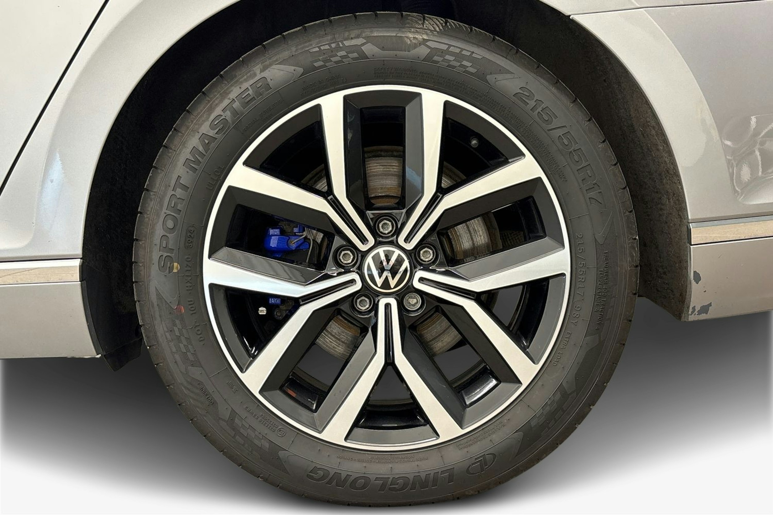 hopea Volkswagen Passat 2021 kuva 10.