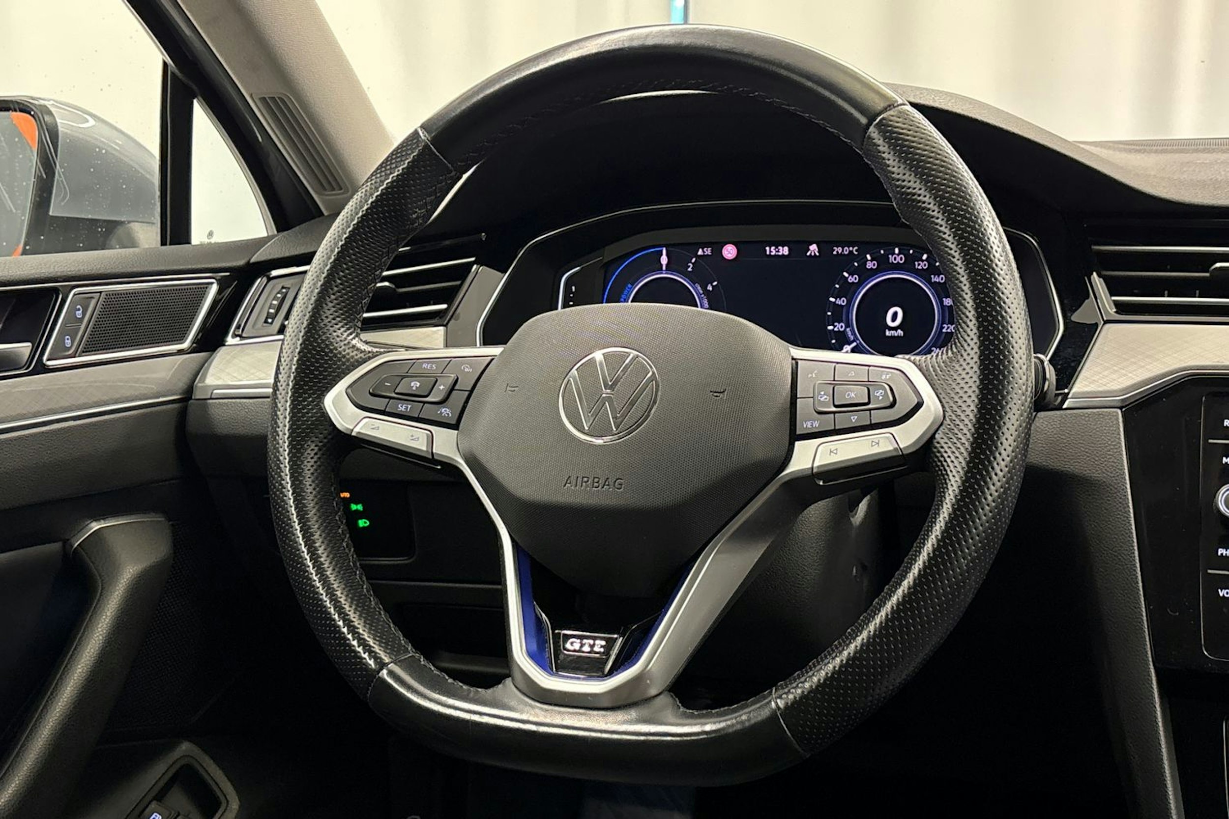 hopea Volkswagen Passat 2021 kuva 15.