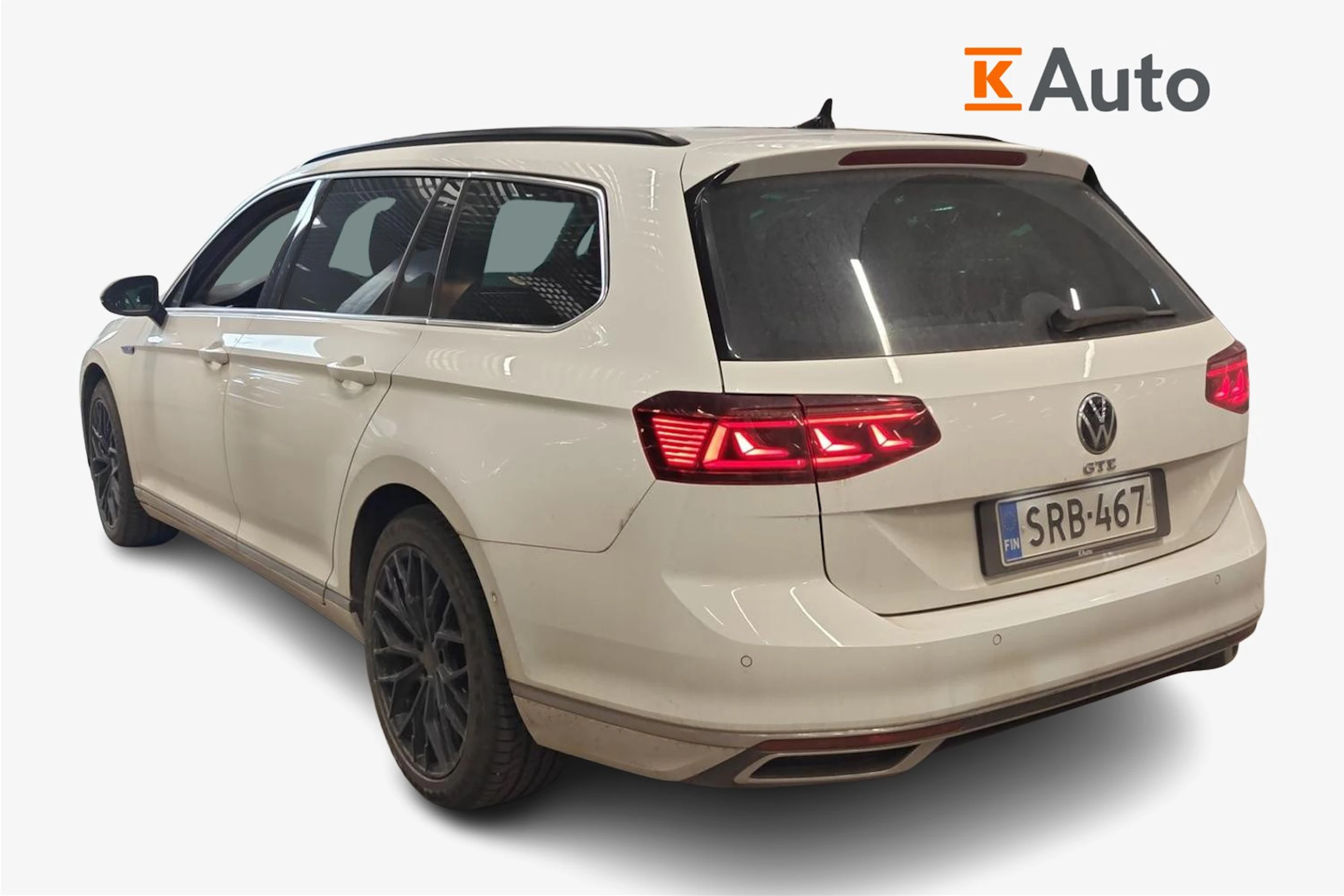 valkoinen Volkswagen Passat 2021 kuva 2.