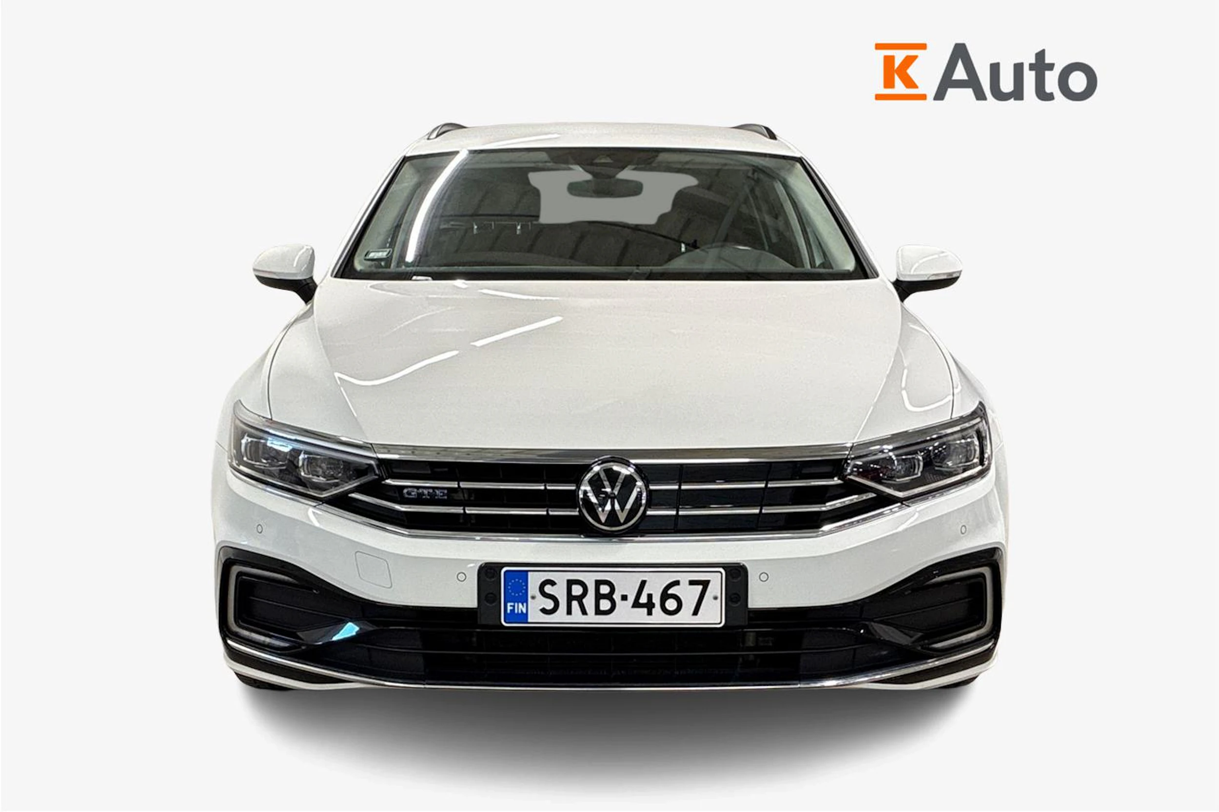 valkoinen Volkswagen Passat 2021 kuva 4.
