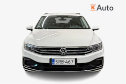 valkoinen Volkswagen Passat 2021 kuva 4.