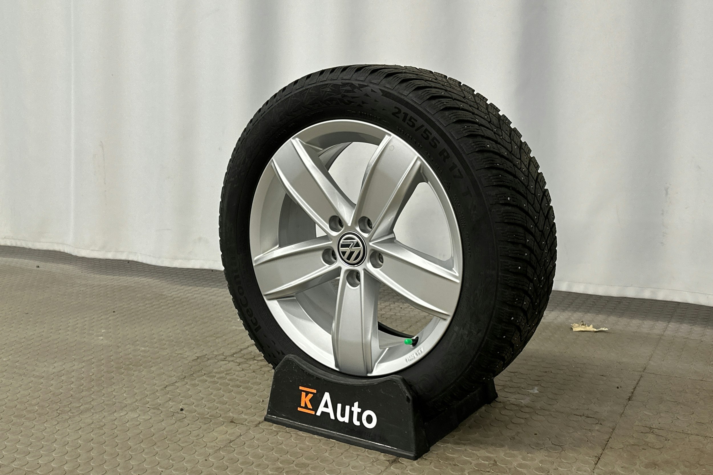 hopea Volkswagen Passat 2021 kuva 13.