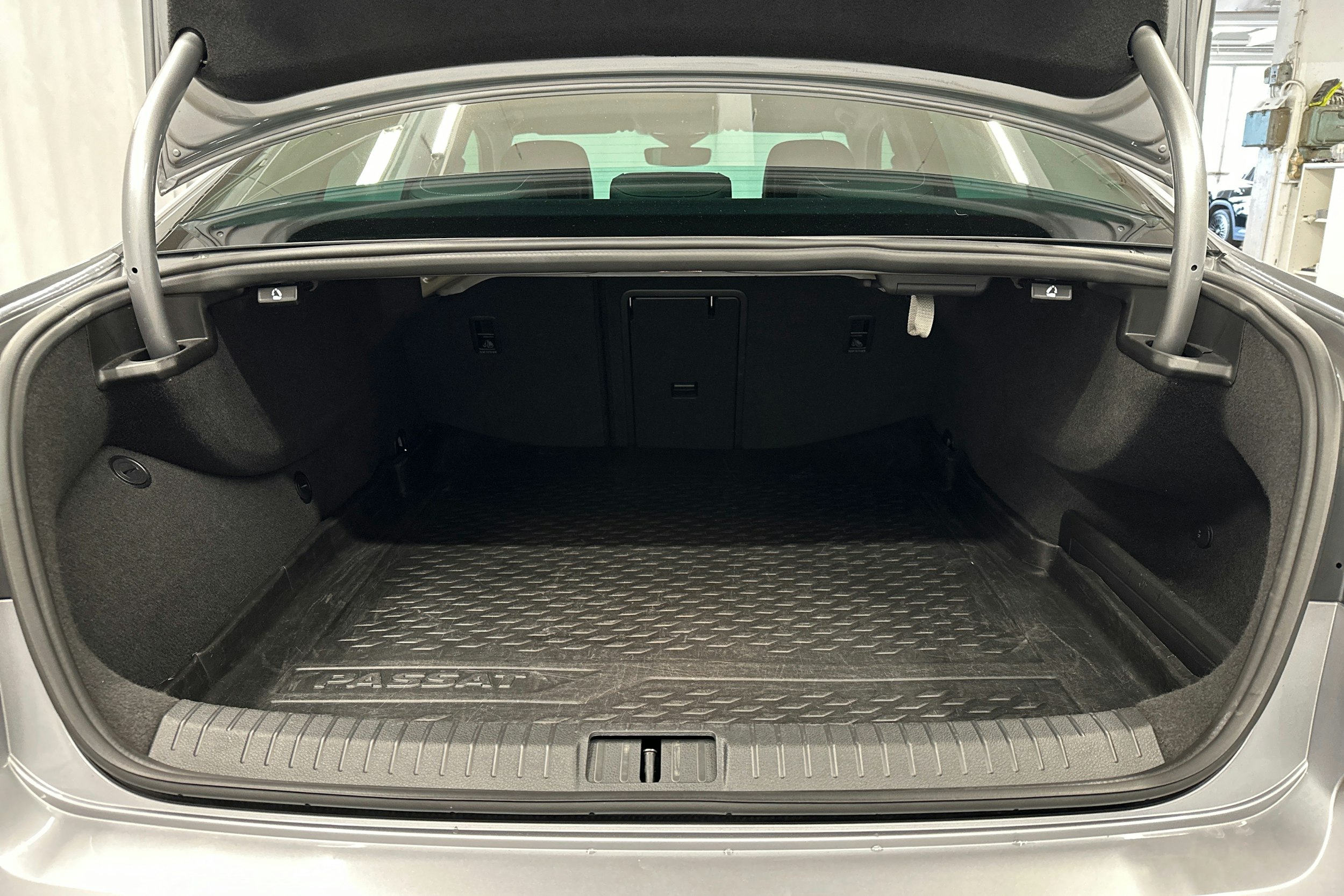 hopea Volkswagen Passat 2021 kuva 14.