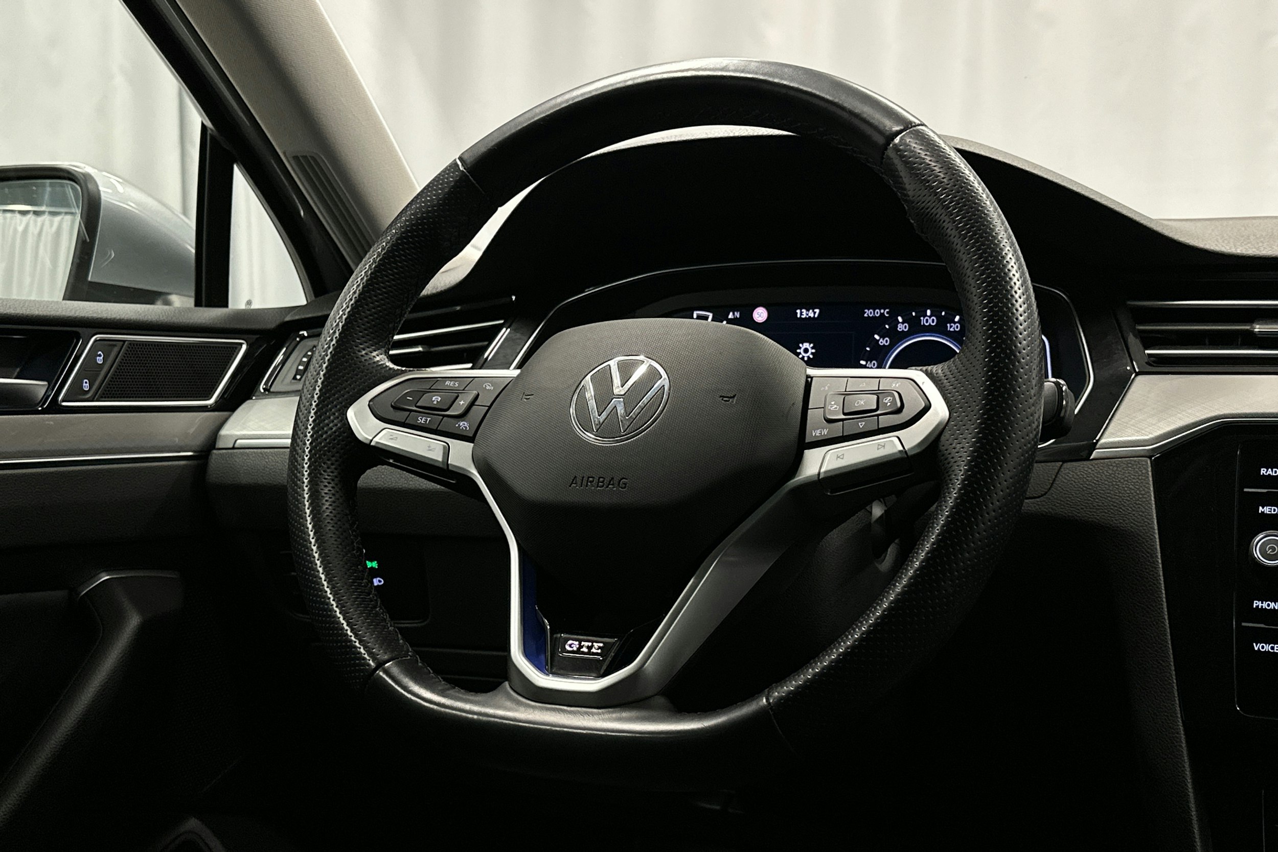 hopea Volkswagen Passat 2021 kuva 18.