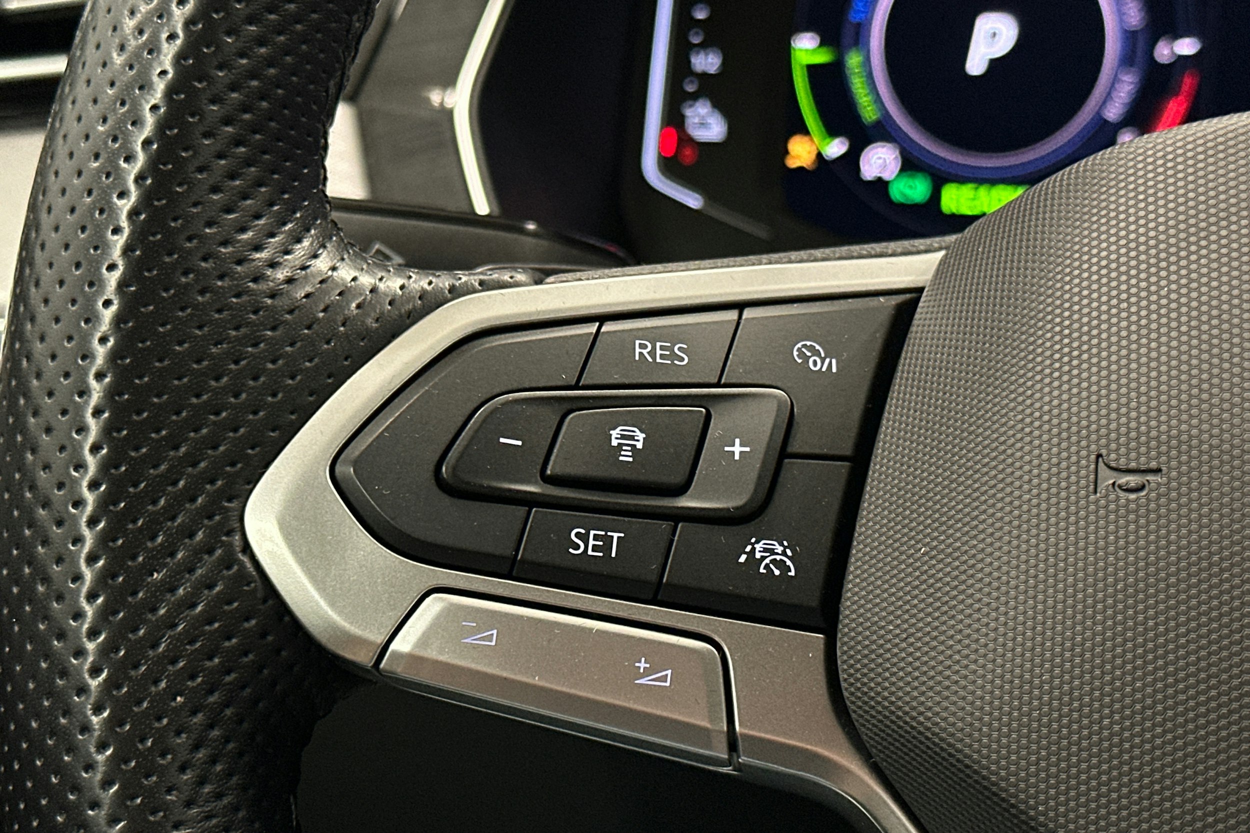 hopea Volkswagen Passat 2021 kuva 19.