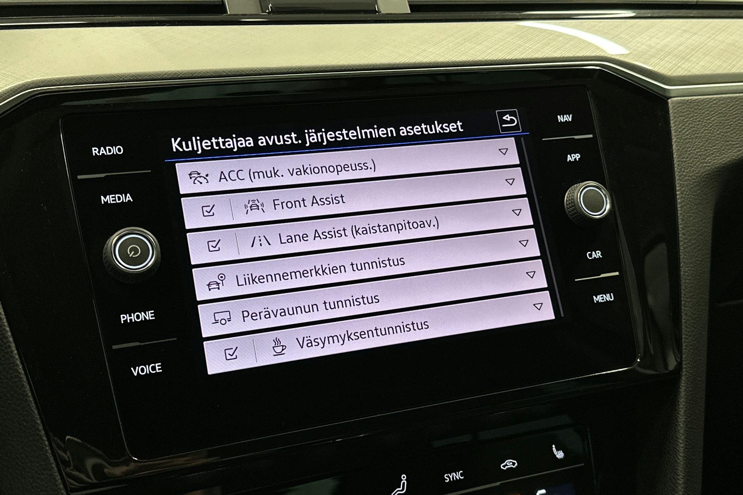 hopea Volkswagen Passat 2021 kuva 24.