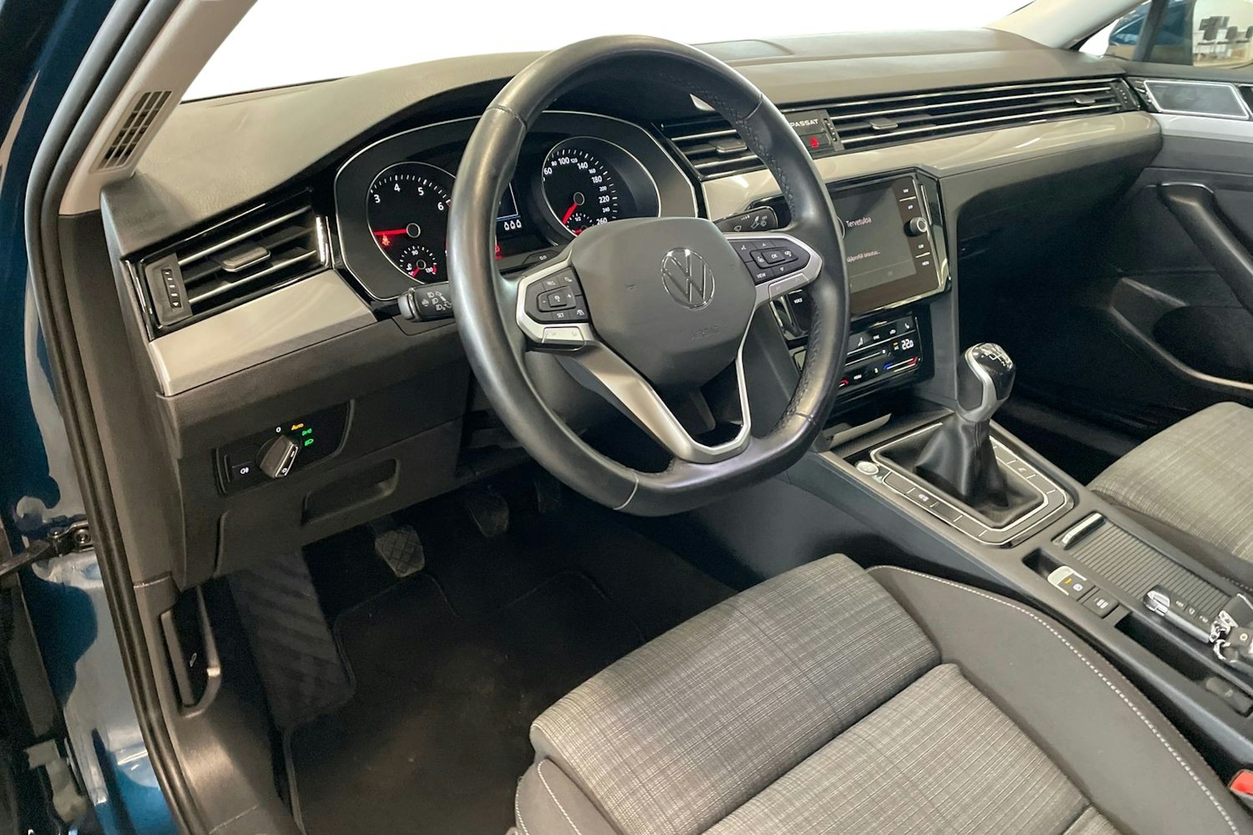 met. sininen Volkswagen Passat 2021 kuva 7.