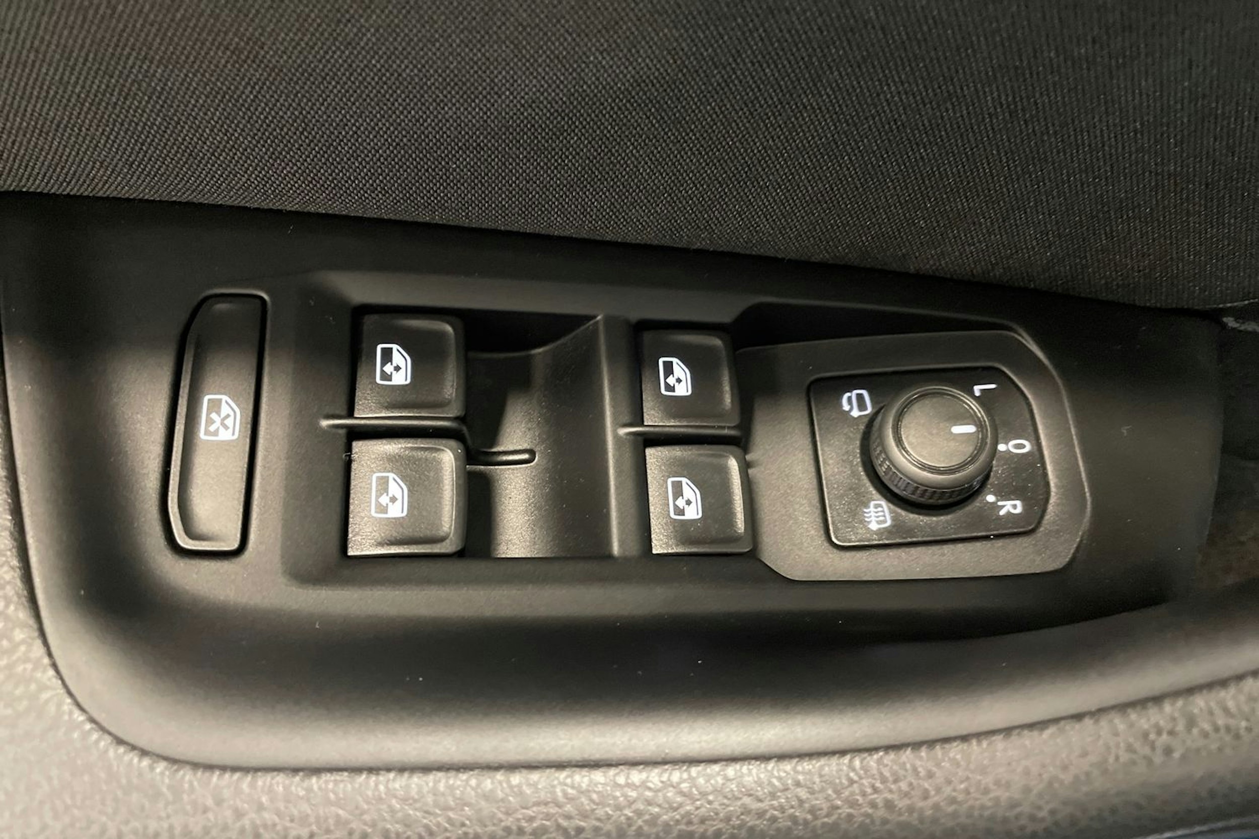 met. sininen Volkswagen Passat 2021 kuva 38.