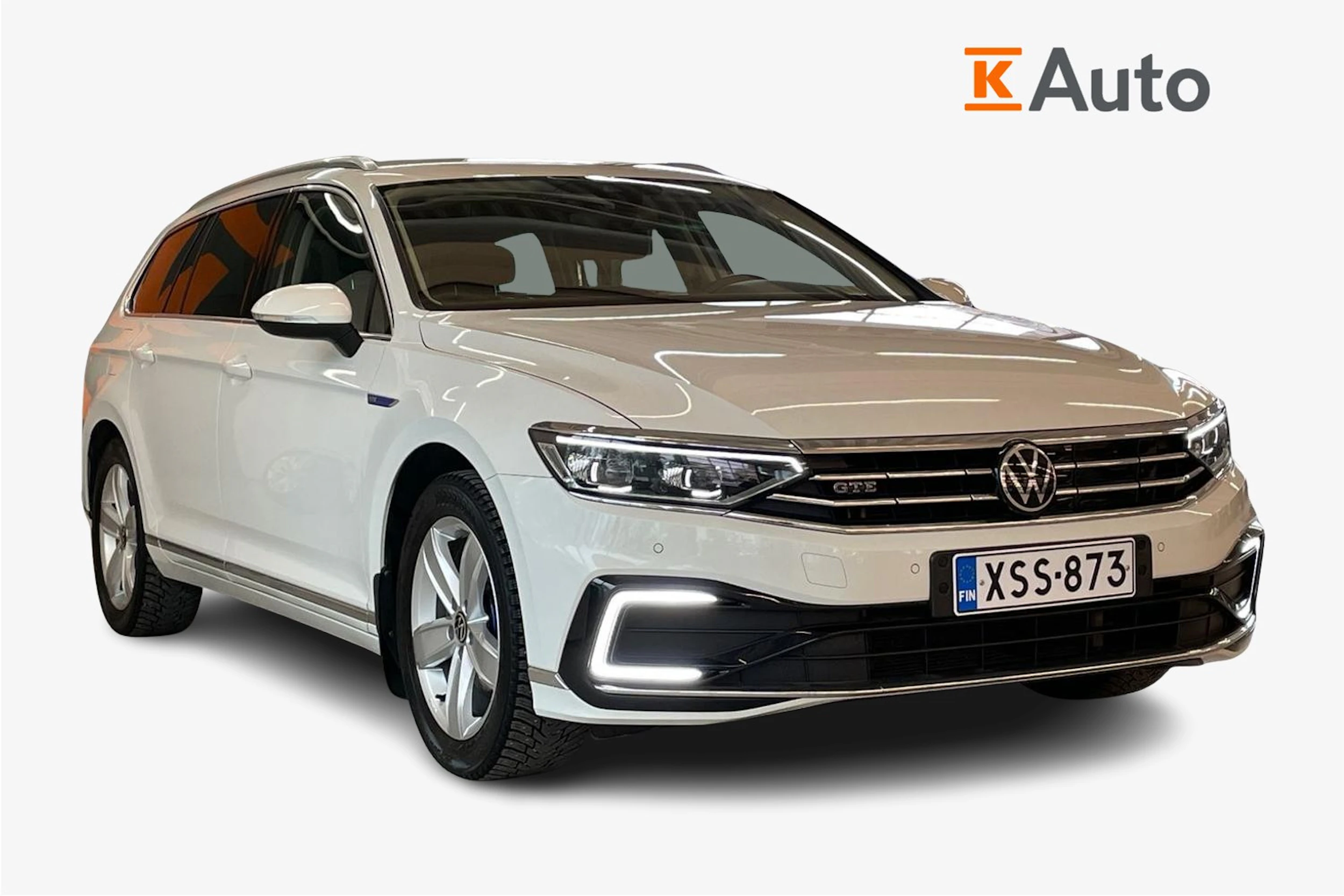 Valkoinen Volkswagen PASSAT 2021 kuva 1.