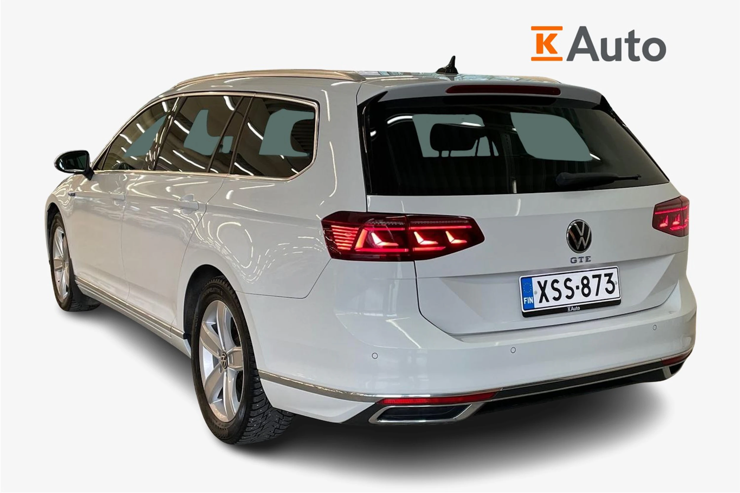 Valkoinen Volkswagen PASSAT 2021 kuva 3.