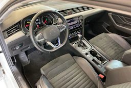 Valkoinen Volkswagen PASSAT 2021 kuva 8.