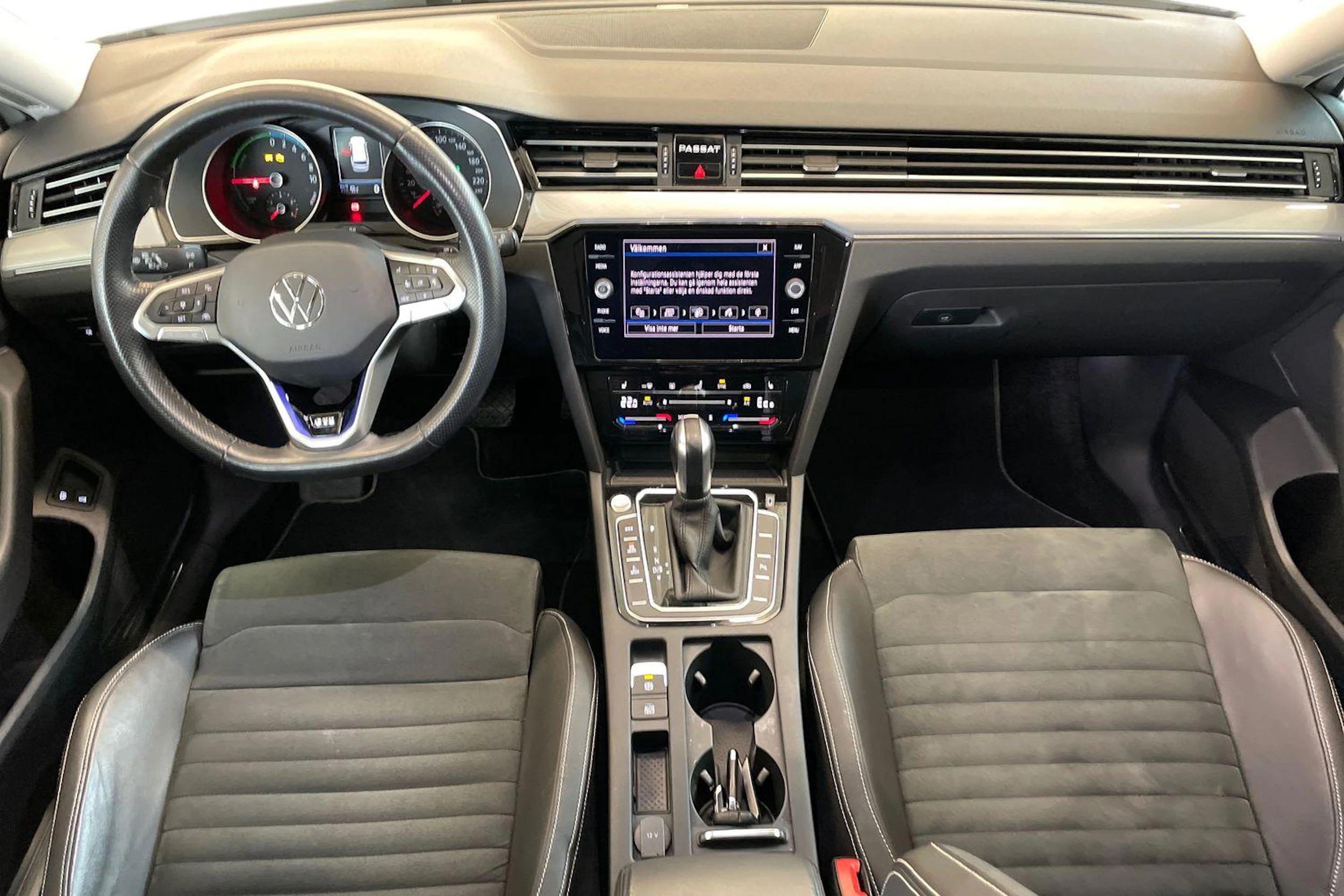 Valkoinen Volkswagen PASSAT 2021 kuva 9.