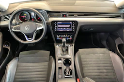 Valkoinen Volkswagen PASSAT 2021 kuva 9.