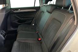 Valkoinen Volkswagen PASSAT 2021 kuva 11.