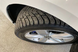 Valkoinen Volkswagen PASSAT 2021 kuva 16.