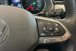 Valkoinen Volkswagen PASSAT 2021 kuva 20.