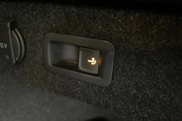 Valkoinen Volkswagen PASSAT 2021 kuva 27.