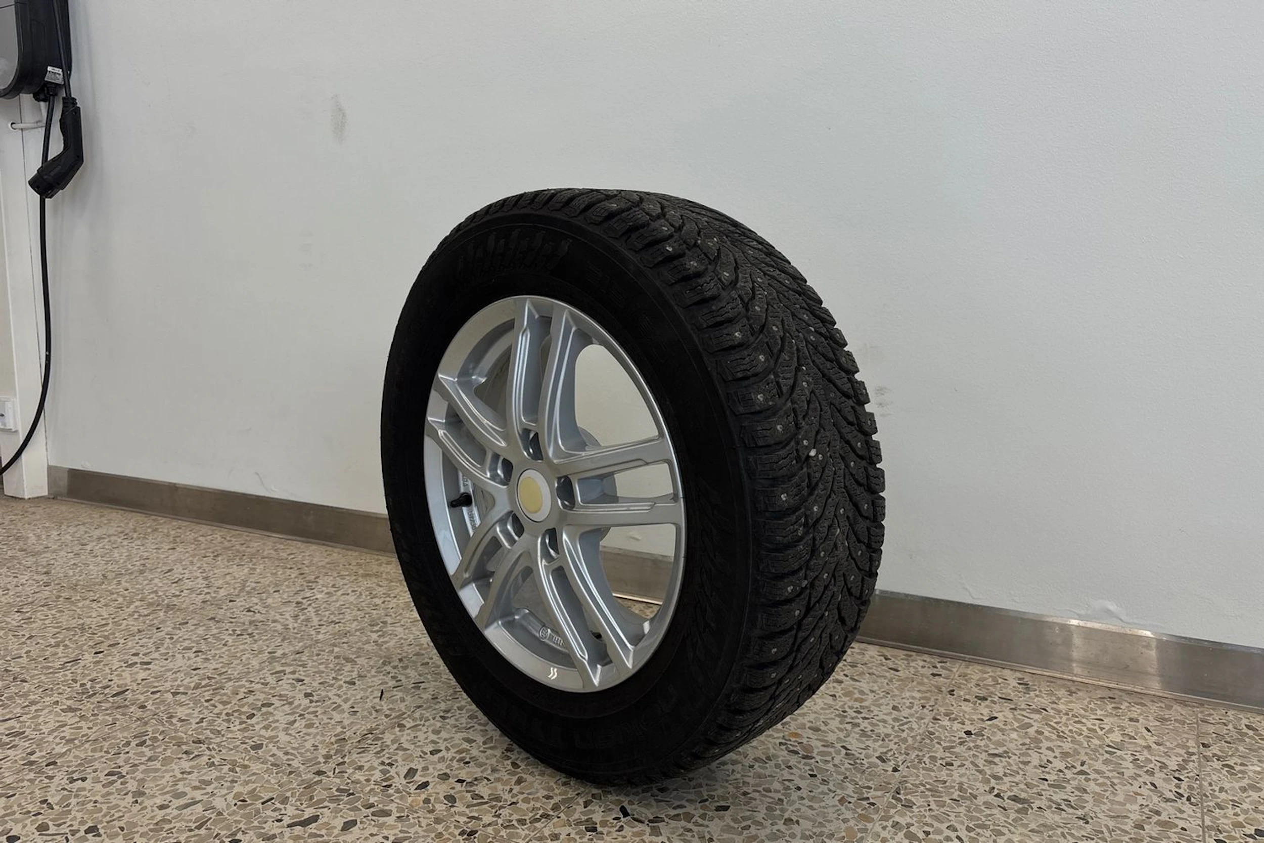 Musta Volkswagen PASSAT 2021 kuva 10.