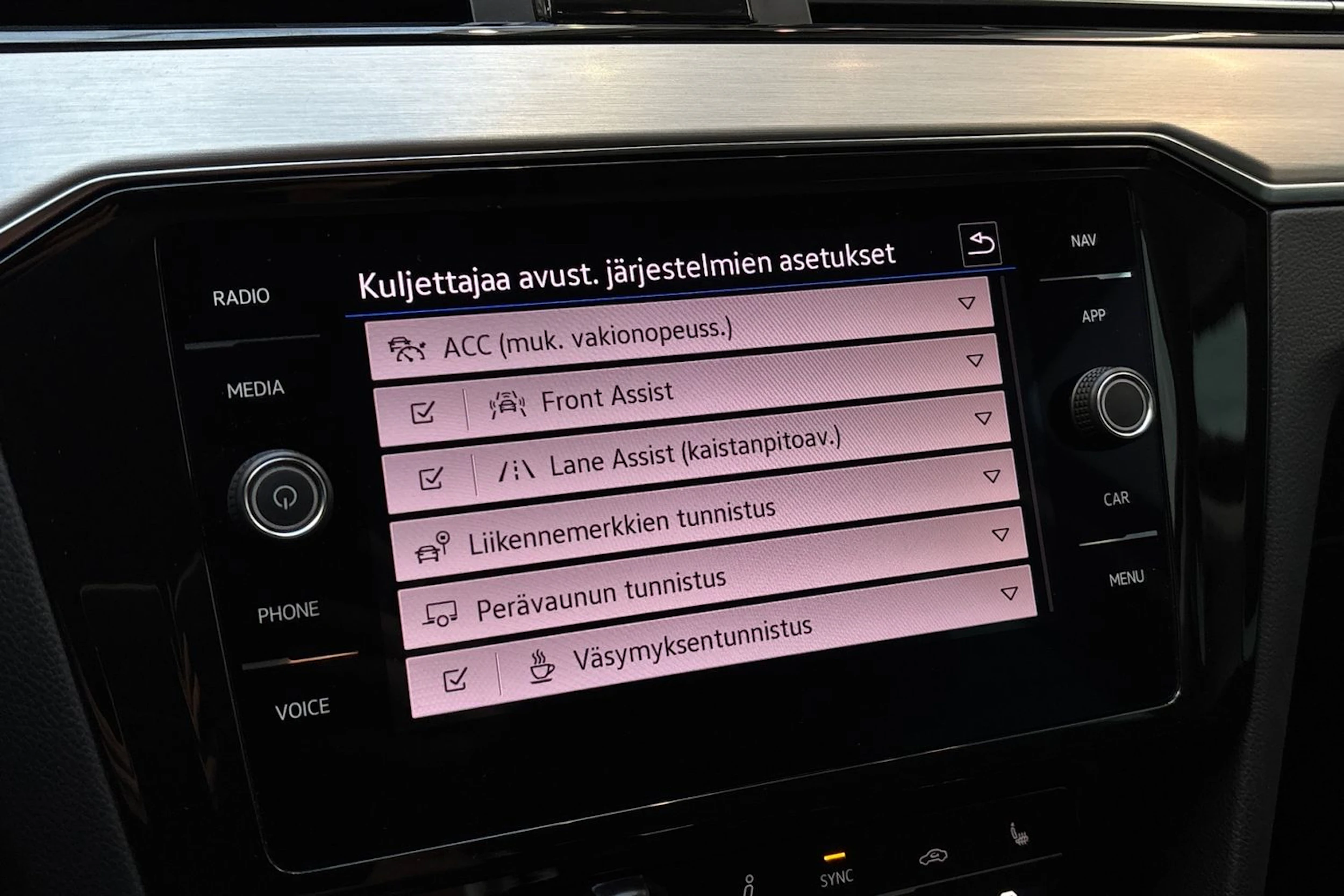 Musta Volkswagen PASSAT 2021 kuva 23.