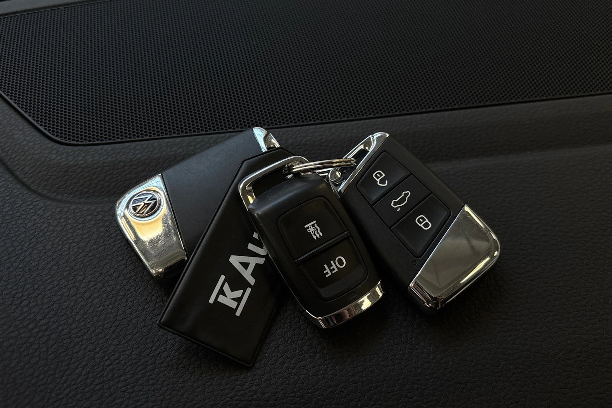 Musta Volkswagen PASSAT 2021 kuva 26.