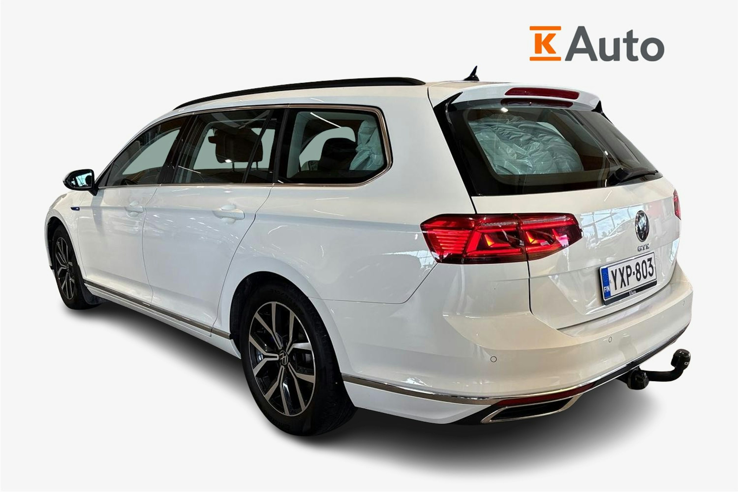 Valkoinen Volkswagen PASSAT 2021 kuva 2.