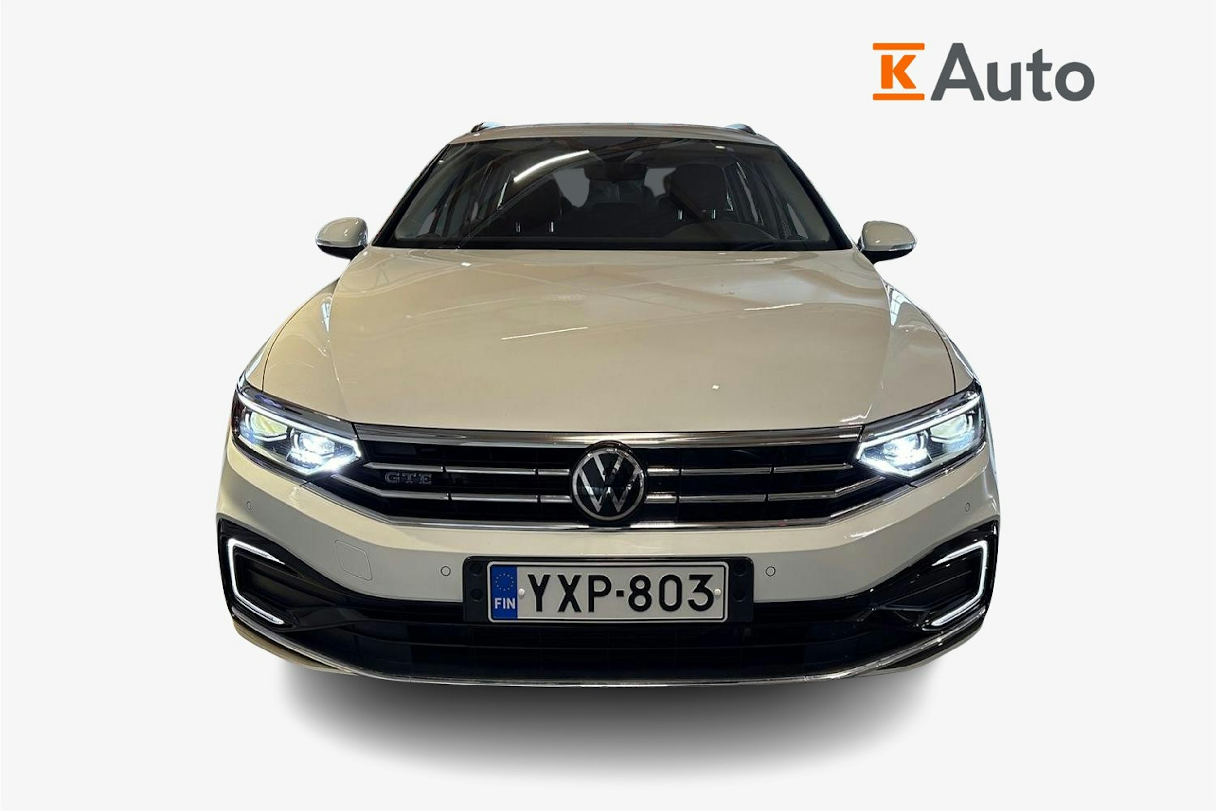 Valkoinen Volkswagen PASSAT 2021 kuva 5.